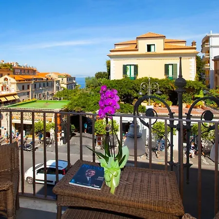 Hotel Piazza Tasso Relais 2*