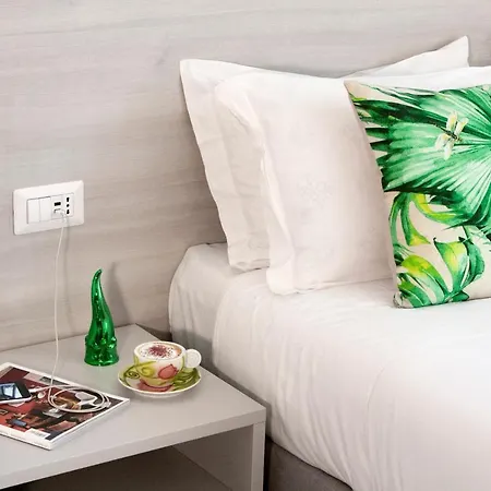 מלון Piazza Tasso Relais 2*