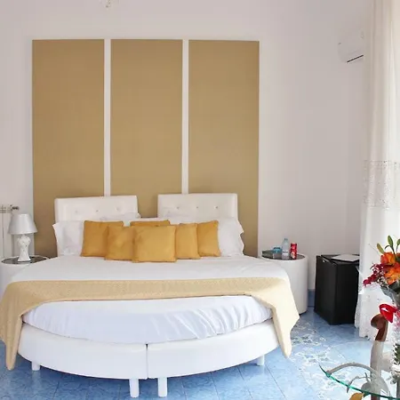מלון Piazza Tasso Relais