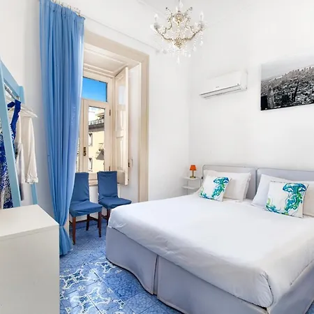 Hotel Piazza Tasso Relais 2*