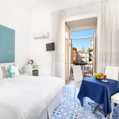 Готель Piazza Tasso Relais 2*