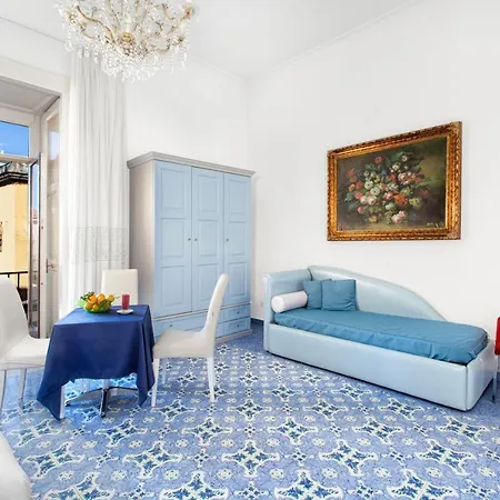 Готель Piazza Tasso Relais 2*