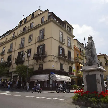 Piazza Tasso Relais 2* 索伦托